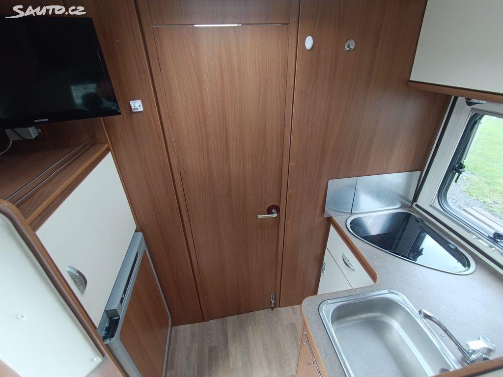 Interiér obytného vozu - obytná část